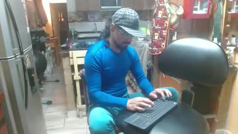 Snapshot of dr_simon84 chatting on 01/21/25, 06:45 Dr Simon online show from 01/21/25, 06:45