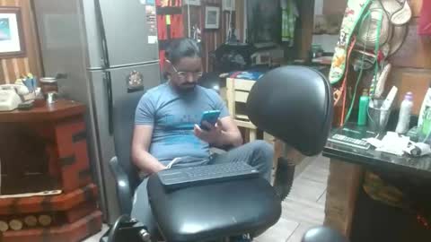 Snapshot of dr_simon84 chatting on 01/26/25, 03:17 Dr Simon online show from 01/26/25, 03:17