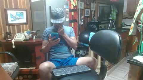 Snapshot of dr_simon84 chatting on 01/27/25, 12:01 Dr Simon online show from 01/27/25, 12:01