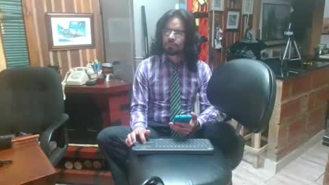 Snapshot of dr_simon84 chatting on 01/27/25, 03:04 Dr Simon online show from 01/27/25, 03:04