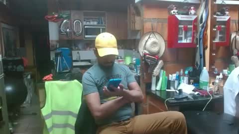 Snapshot of dr_simon84 chatting on 02/04/25, 02:28 Dr Simon online show from 02/04/25, 02:28