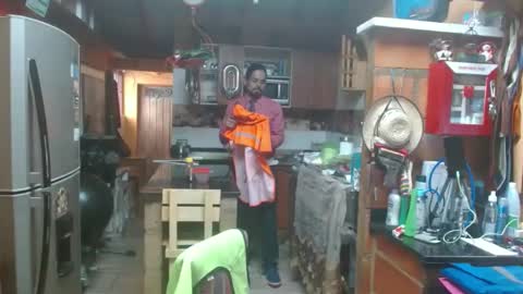 Snapshot of dr_simon84 chatting on 02/17/25, 07:42 Dr Simon online show from 02/17/25, 07:42