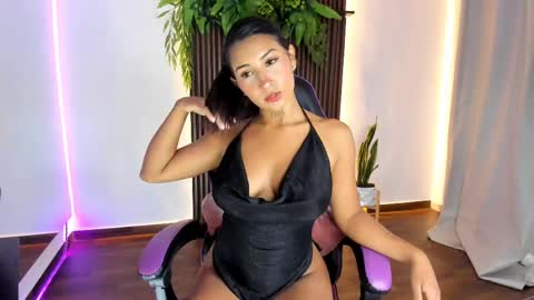Snapshot of dracaryss_ chatting on 04/22/26, 12:07 Lissa Or DRACARYSS your dragon Queen online show from 04/22/26, 12:07