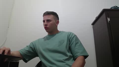 draco_boy2000 online show from 10/13/25, 09:04