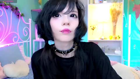 Snapshot of draculaura_ chatting on 12/28/24, 12:15 Draculaura online show from 12/28/24, 12:15