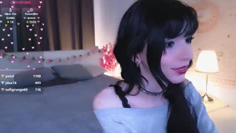 Snapshot of draculaura_ chatting on 02/16/25, 11:59 Draculaura online show from 02/16/25, 11:59