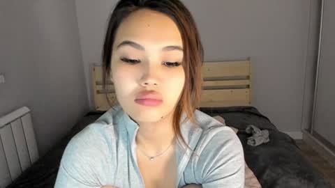 Snapshot of dragon_princesss chatting on 12/10/24, 06:17 Airi online show from 12/10/24, 06:17