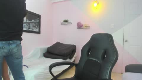 Snapshot of drake_and_zara chatting on 11/29/25, 11:57 Drake and Zara online show from 11/29/25, 11:57