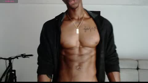 Snapshot of drake_brown_23 chatting on 06/24/26, 07:40 Drake 23 online show from 06/24/26, 07:40