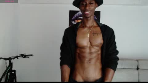 Snapshot of drake_brown_23 chatting on 06/25/26, 07:35 Drake 23 online show from 06/25/26, 07:35