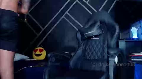 Snapshot of drake_jhonson08 chatting on 01/08/26, 04:26 Drake online show from 01/08/26, 04:26