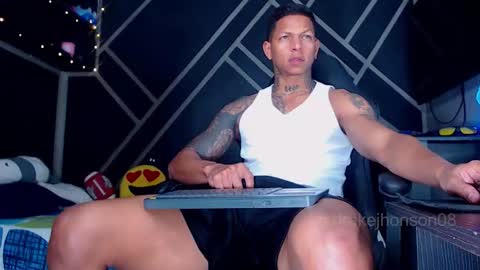 Snapshot of drake_jhonson08 chatting on 02/08/26, 04:16 Drake online show from 02/08/26, 04:16