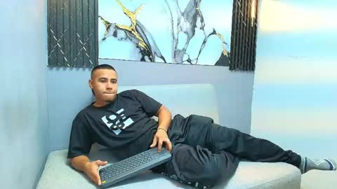 Snapshot of drake_johnson2 chatting on 05/11/26, 03:56 drake online show from 05/11/26, 03:56