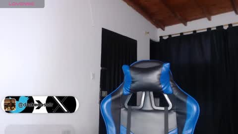 Snapshot of drake_nassir4 chatting on 05/15/26, 04:08 ---Drake--- online show from 05/15/26, 04:08