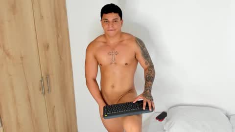 Snapshot of drakesmith02 chatting on 12/17/25, 02:34 Drake Smith online show from 12/17/25, 02:34