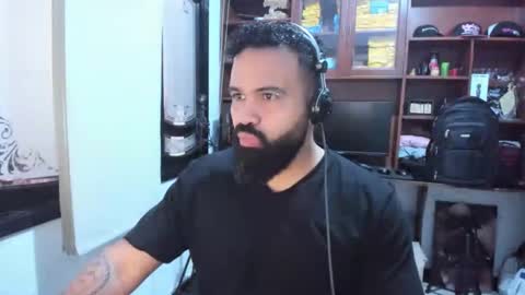 Snapshot of drako_argenti_ chatting on 02/18/25, 02:06 Drako online show from 02/18/25, 02:06