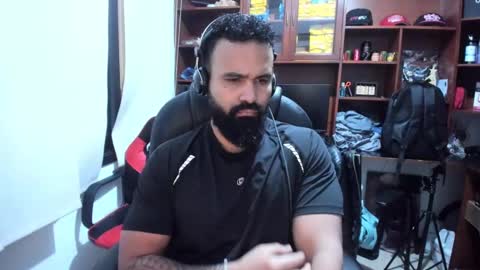 Snapshot of drako_argenti_ chatting on 02/22/25, 03:58 Drako online show from 02/22/25, 03:58