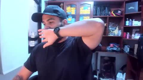 Snapshot of drako_argenti_ chatting on 02/26/25, 01:19 Drako online show from 02/26/25, 01:19