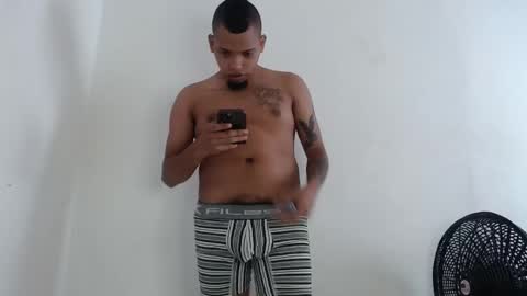 Snapshot of drako_monstercock chatting on 05/23/26, 03:27 drako_monstercock online show from 05/23/26, 03:27