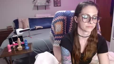 Snapshot of drama_bea chatting on 06/20/26, 03:53 Drama Bea online show from 06/20/26, 03:53