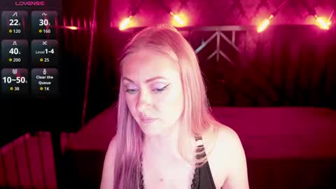 Lina online show from 06/17/26, 05:43
