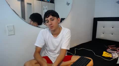 -- nicolle and jhon -- online show from 11/19/25, 04:12