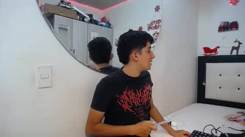 -- nicolle and jhon -- online show from 12/16/25, 04:28