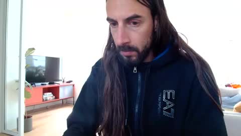 new profile Aircum99  online show from 05/12/26, 08:55