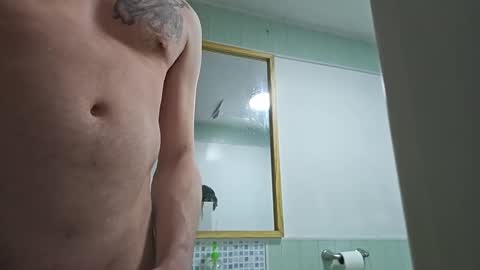 Snapshot of dreadsexual chatting on 01/07/25, 12:03 dreadsexual online show from 01/07/25, 12:03