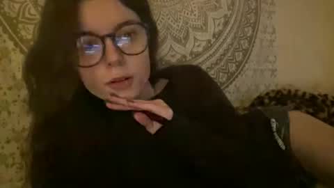 Snapshot of dream1girl_ chatting on 02/27/26, 04:12 ur dream girl online show from 02/27/26, 04:12