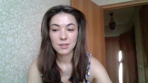 dream_petal_ online show from 04/06/26, 12:06