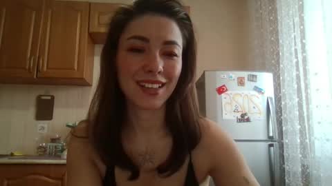 dream_petal_ online show from 04/25/26, 09:23
