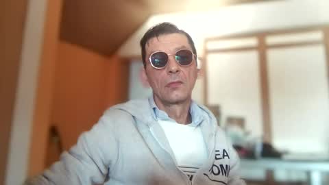 Snapshot of dreambob chatting on 02/15/26, 09:19 Dreambob online show from 02/15/26, 09:19