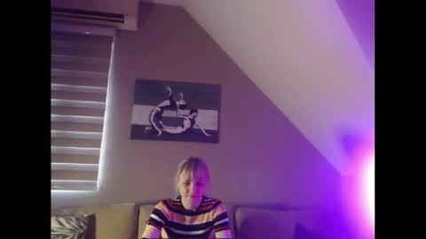 Snapshot of dreamcatcherfantasy chatting on 12/16/24, 08:09 A girl online show from 12/16/24, 08:09