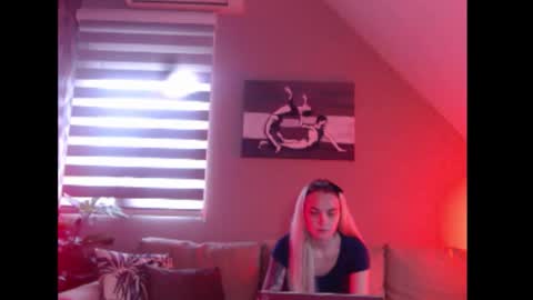 Snapshot of dreamcatcherfantasy chatting on 12/01/25, 07:57 A girl online show from 12/01/25, 07:57