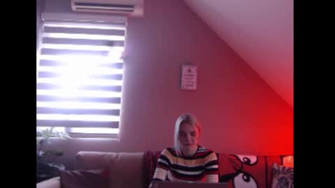 Snapshot of dreamcatcherfantasy chatting on 01/09/26, 08:06 A girl online show from 01/09/26, 08:06