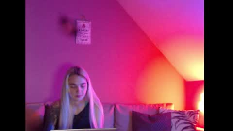 Snapshot of dreamcatcherfantasy chatting on 02/11/26, 08:19 A girl online show from 02/11/26, 08:19