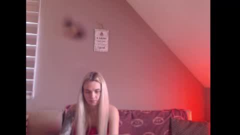 Snapshot of dreamcatcherfantasy chatting on 02/14/26, 08:22 A girl online show from 02/14/26, 08:22