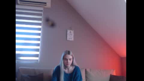 Snapshot of dreamcatcherfantasy chatting on 03/06/26, 08:22 A girl online show from 03/06/26, 08:22