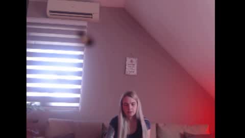 Snapshot of dreamcatcherfantasy chatting on 03/18/26, 08:28 A girl online show from 03/18/26, 08:28