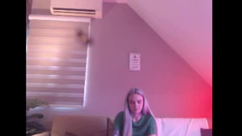 Snapshot of dreamcatcherfantasy chatting on 03/24/26, 08:30 A girl online show from 03/24/26, 08:30