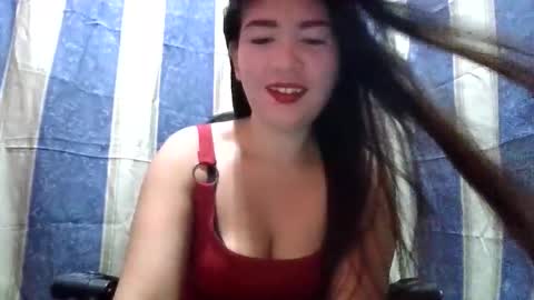 Snapshot of dreamer_17 chatting on 11/17/25, 04:40 Maui online show from 11/17/25, 04:40