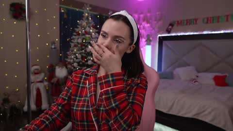 Sarah online show from 12/26/24, 01:18