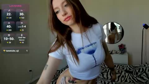 Snapshot of dreamhale chatting on 04/22/26, 01:23 Hello im Eva online show from 04/22/26, 01:23