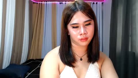 Snapshot of dreammegan chatting on 02/04/25, 01:23 Stacy DONT FORGET TO FOLLOW ME AND THUMBS UP my wife samgrg2 online show from 02/04/25, 01:23