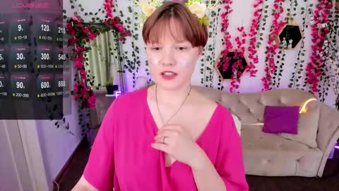 Snapshot of dreammyluna chatting on 12/02/25, 09:21 Luna online show from 12/02/25, 09:21