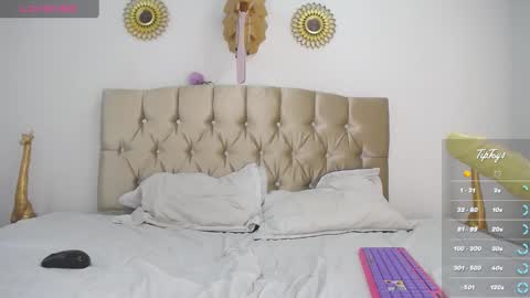 Snapshot of dreams_sophi chatting on 03/02/25, 07:34 Sophia online show from 03/02/25, 07:34