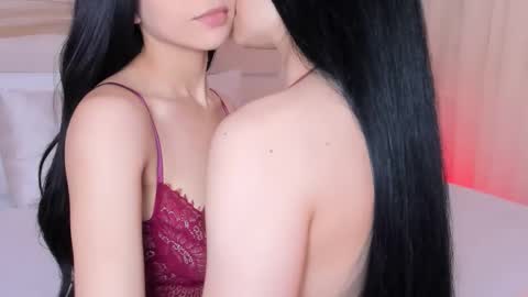 Snapshot of dreamsgirl18 chatting on 09/28/25, 08:36 Evablonde Abby black hair online show from 09/28/25, 08:36