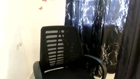 Snapshot of dreamy_wetpussy chatting on 04/16/26, 08:59 BEAUTY online show from 04/16/26, 08:59