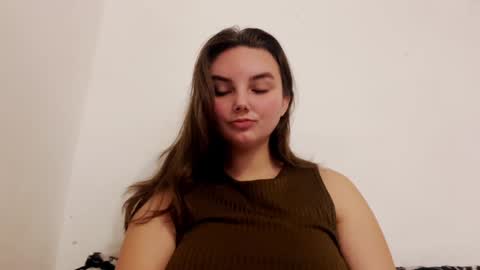 Mila online show from 12/04/24, 12:25